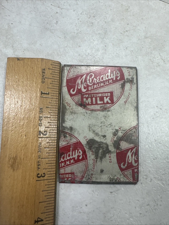 Espejo de bolsillo publicitario vintage McCready’s Milk Berlin, New Hampshire Foto 3 de 3