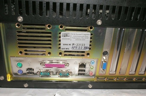 Servidor de montaje en rack para computadoras personales de sistemas TCR con 2 teclas Hot Swap 1000 y XP Pro - Imagen 3 de 8