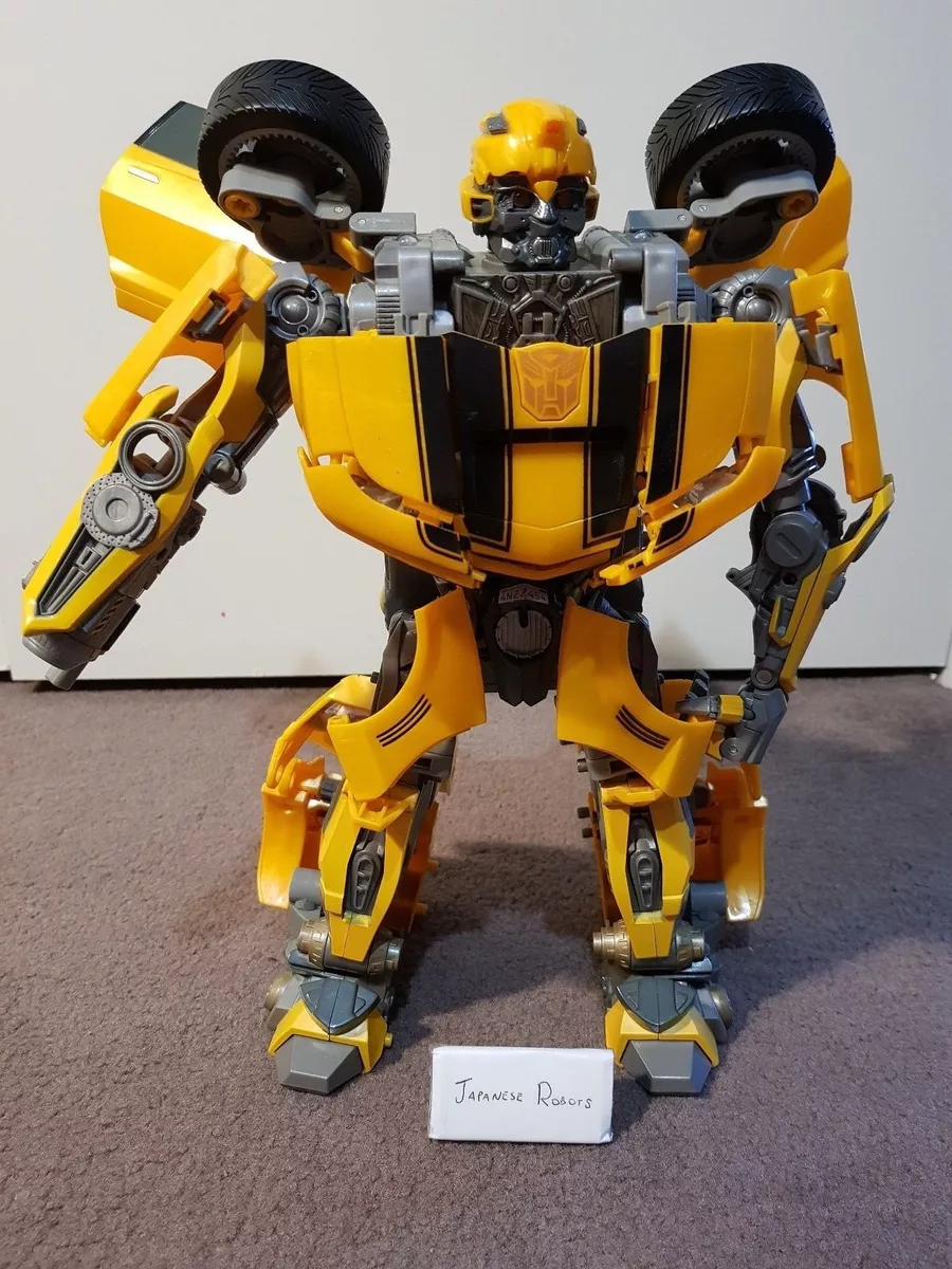 Hasbro Transformers Ultimate Bumblebee Figure