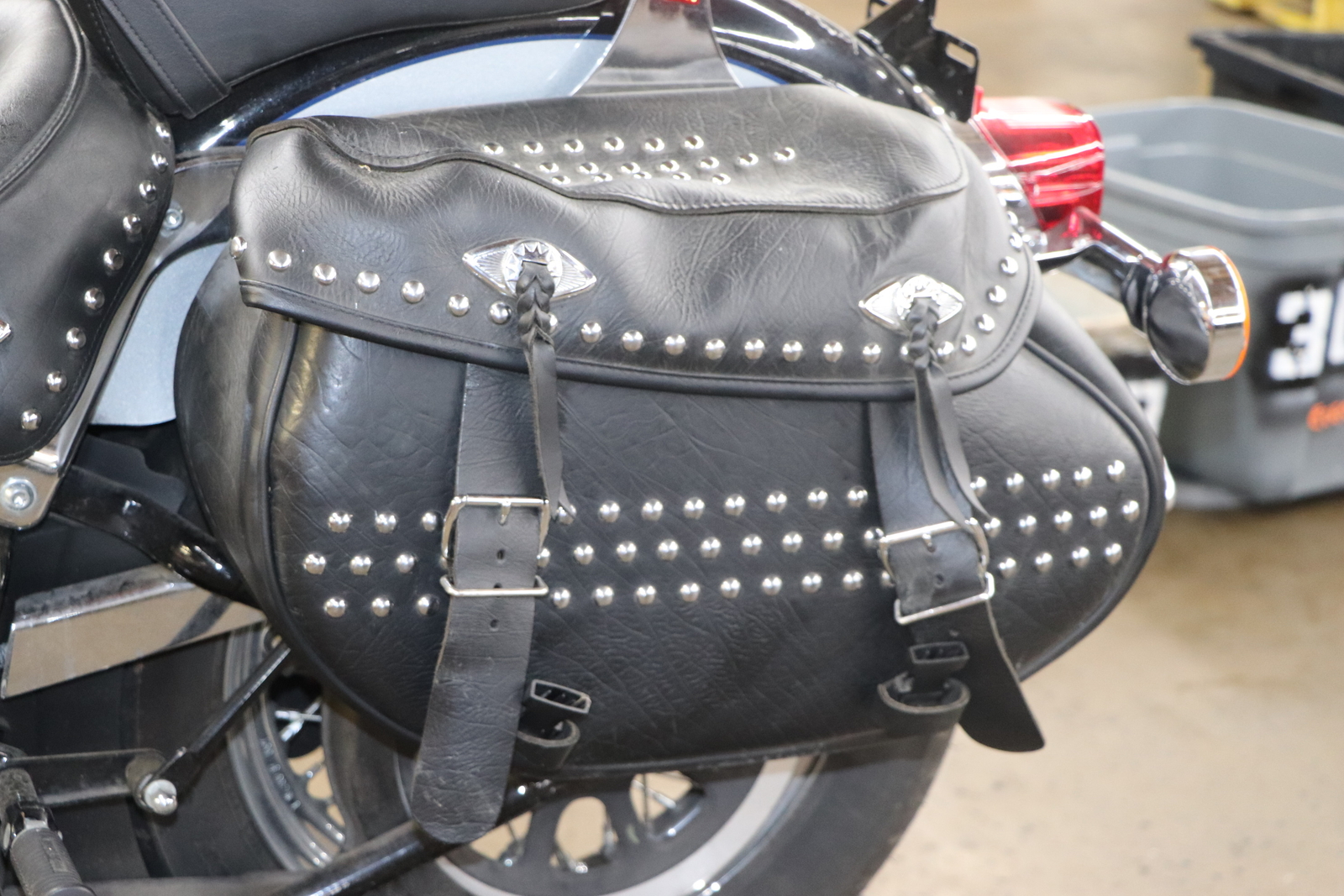 saddlebag liners for heritage softail classic