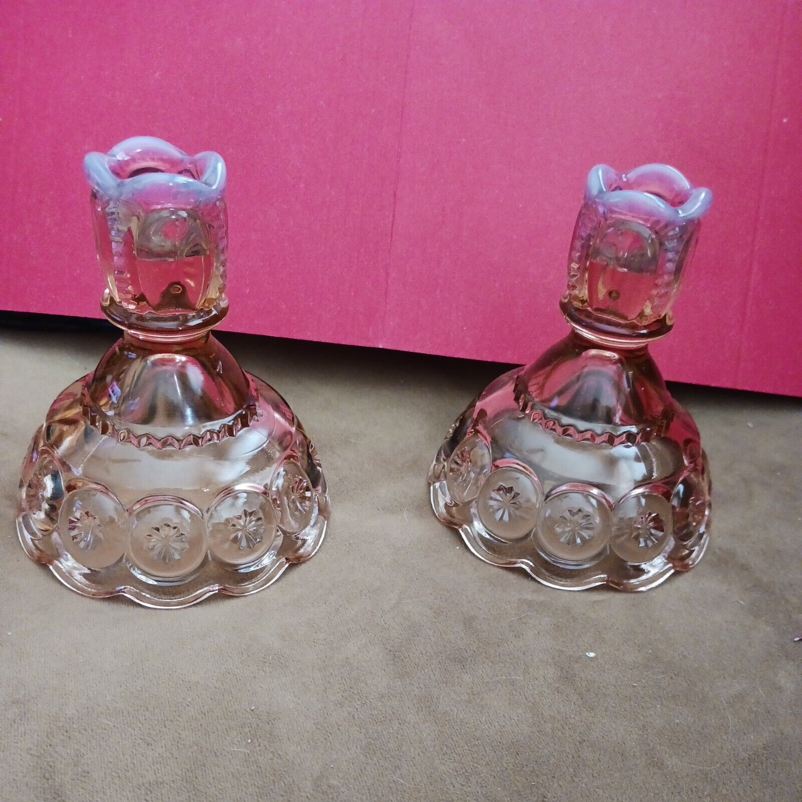 LE Smith, set of 2  vintage Pink  Irridecsent Candle Sticks,in perfect condtion.