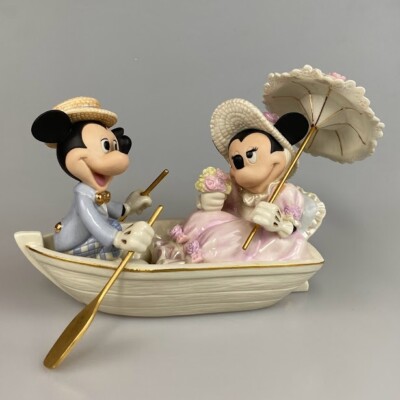 Disney Showcase Lenox Mickey Minnie Rowboat Romance LARGE Figurine