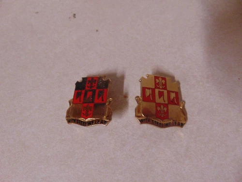 MILITARY INSIGNIA CREST DUI SET OF 2 POST WW2 534TH FIELD ARTILLERY BN WITH STEE