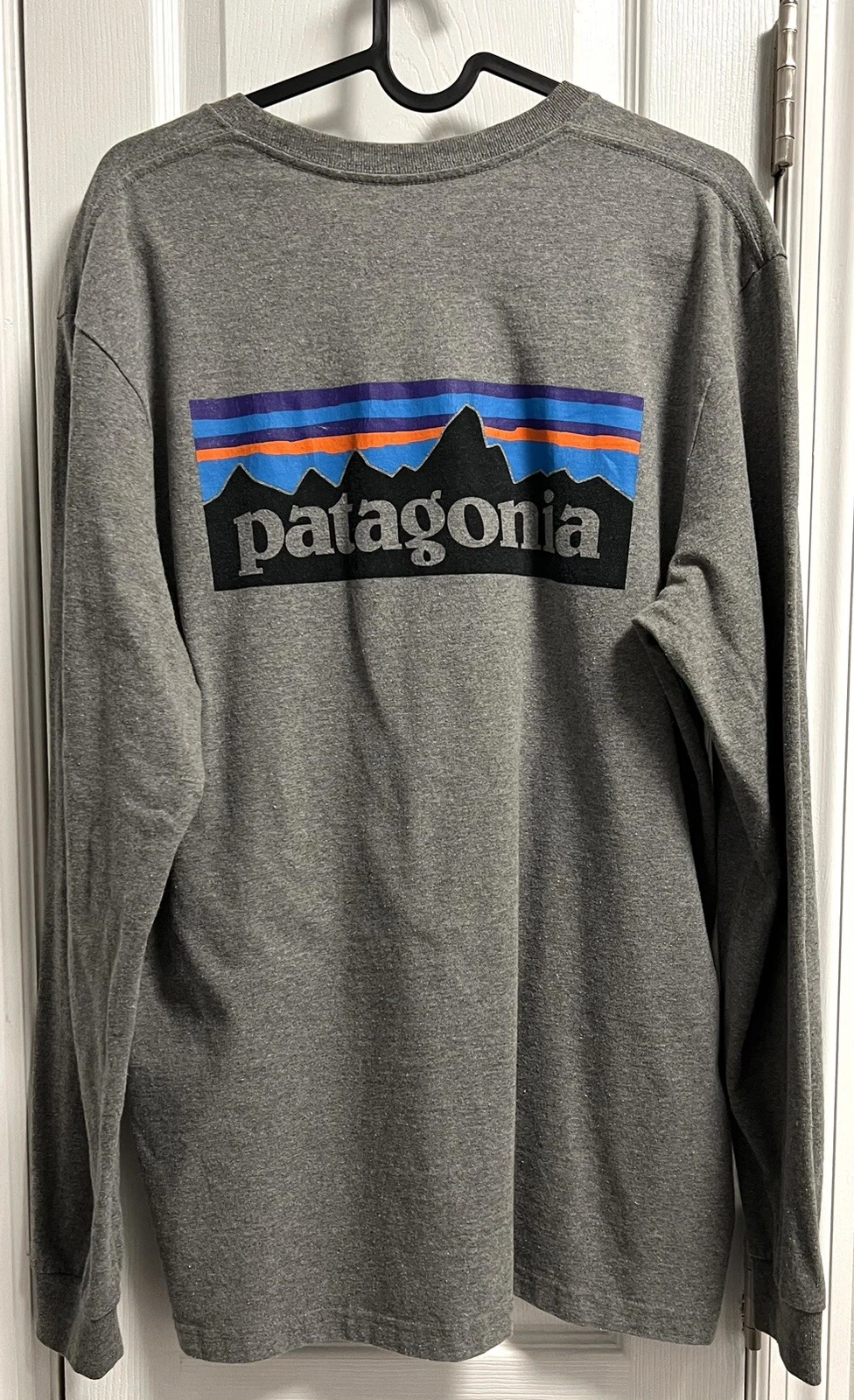 Patagonia T Shirt M Men's Long-Sleeved P-6 Logo Responsibili-Tee #38518 Gray