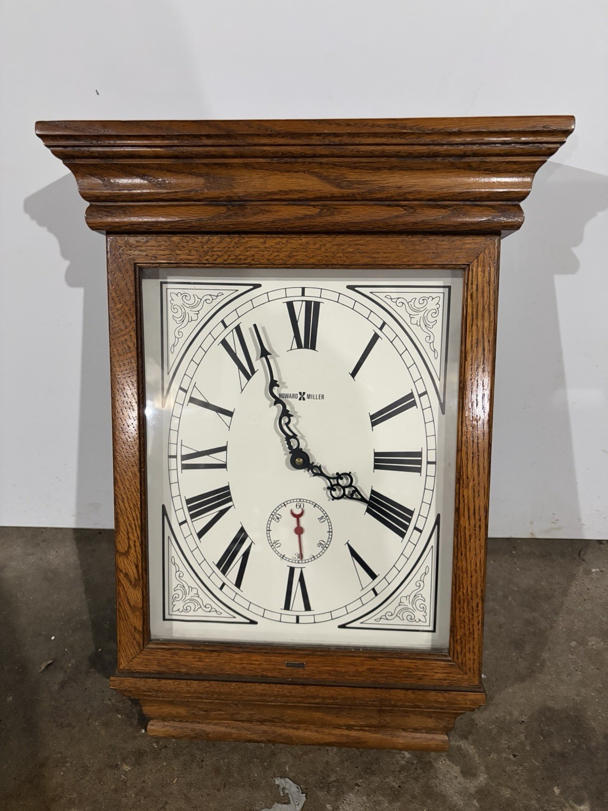 Howard Miller Fables Mo# 613-239 Solid Oak wall clock. Tested Working Vtg