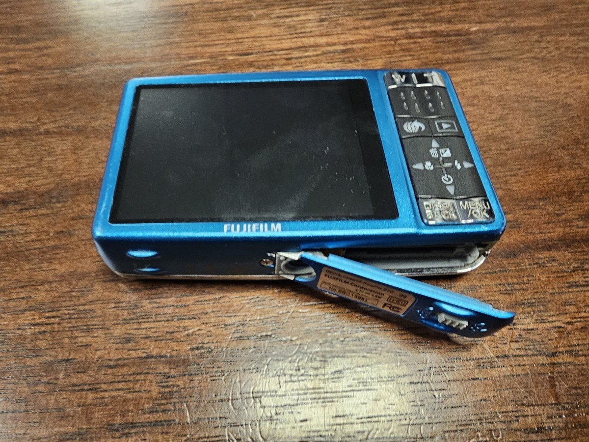 Fujifilm FinePix Z70 12.2MP Digital Camera Blue Parts No Battery