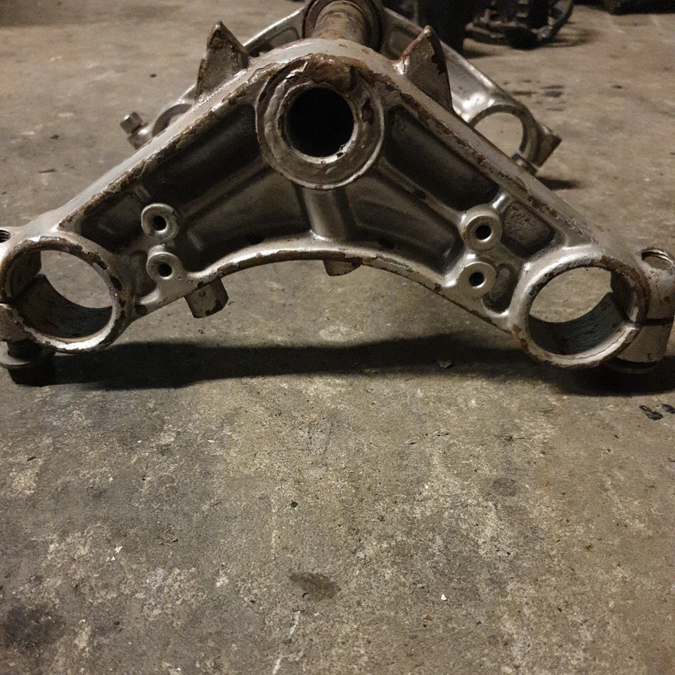  Kawasaki Z1000 yoke - Image 4 of 4