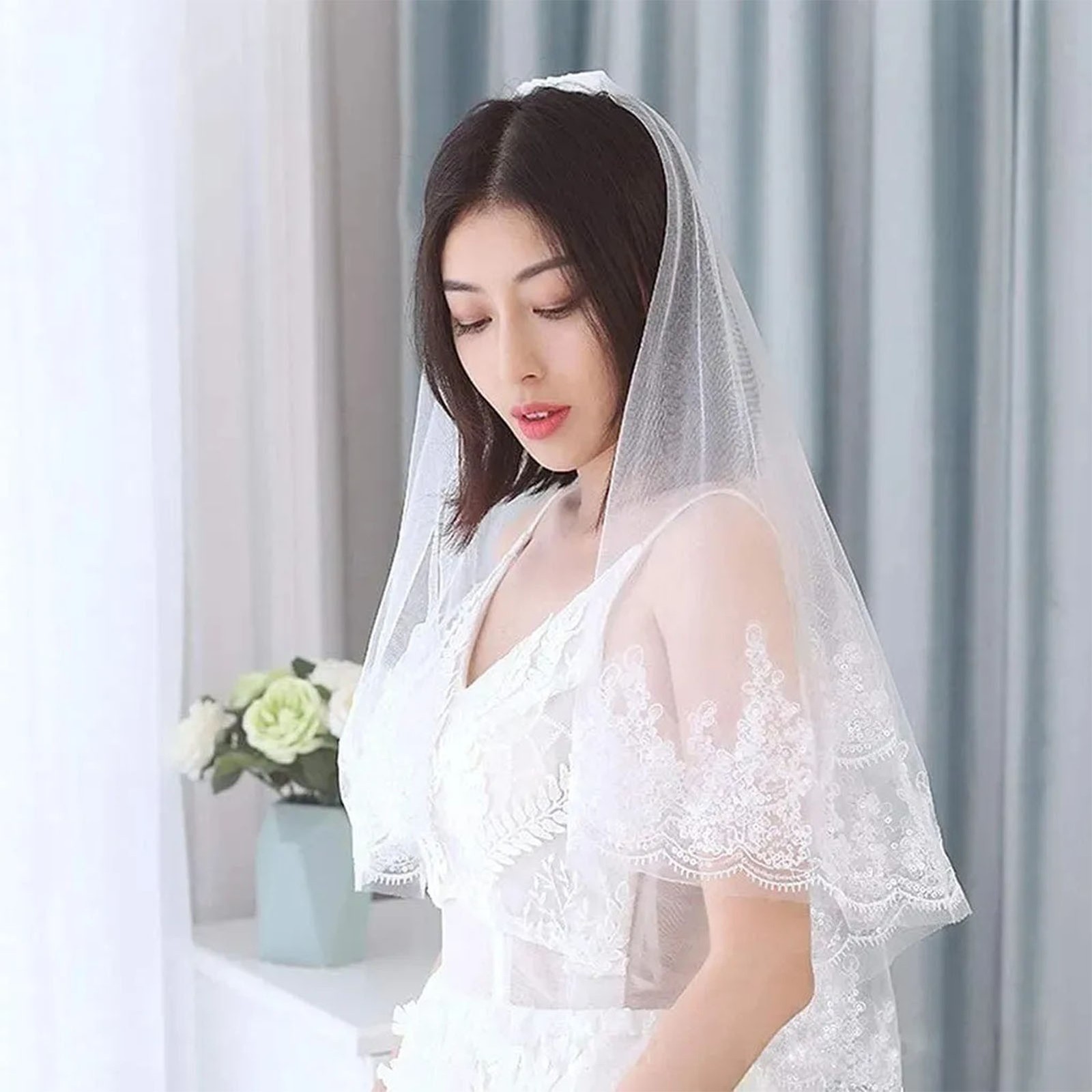 Women 2 Tier Lace Tulle Wedding Veil Exquisite Elegant Shiny Glitter Sequins BLW