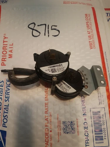 Amana/Goodman 11177114 (-)1.10PF Pressure Switch