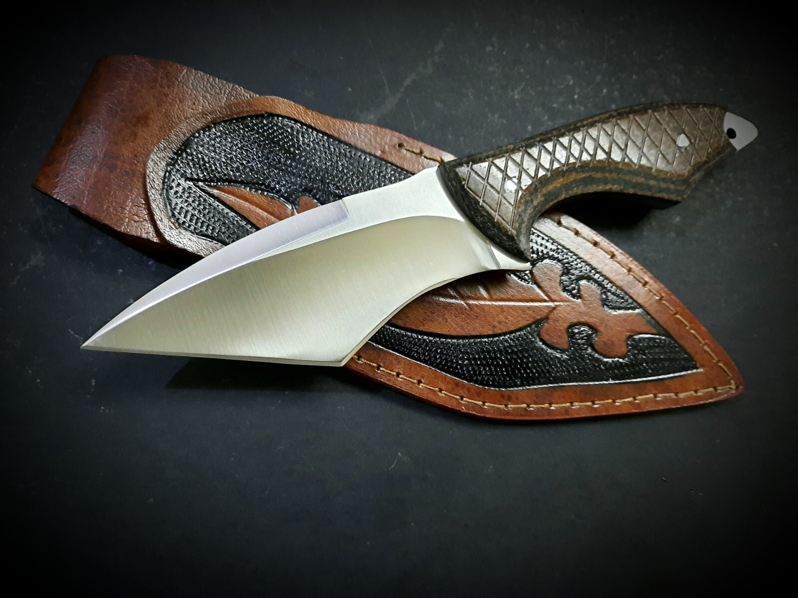 RaB Custom Handmade Full Tang D2 Tool Steel Skinning Knife W/Leather Sheath