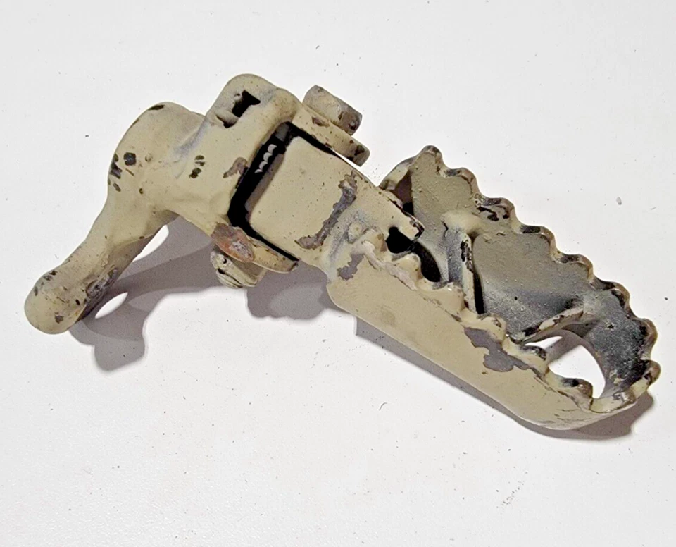 Левые и правые ножные колышки в сборе 1980 Yamaha IT250 81 79 80 IT425 - Изображение 2 из 4