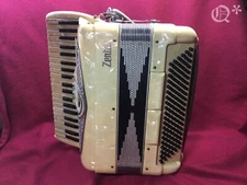 Vintage Zenith Accordion 268 with 41 Piano Keys Italy Play