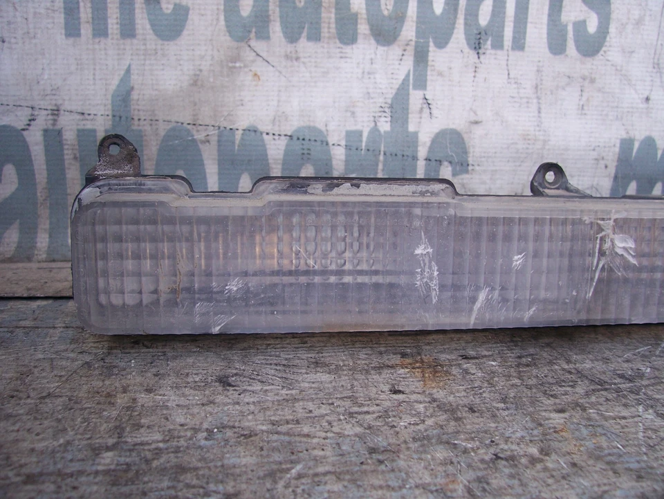 1980-1985 Cadillac Sevilla Eldorado OEM MARCADOR DE CONDUCTOR IZQUIERDO LUZ INTERMITENTE Foto 3 de 4