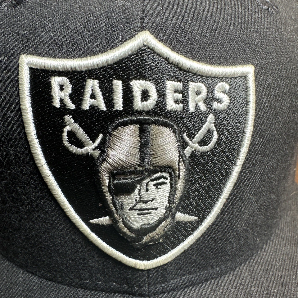 Boné chapéu vintage Oakland Raiders 100% lã New Era Pro modelo 5950 EUA 7 1/2 NFL - Imagem 2 de 4