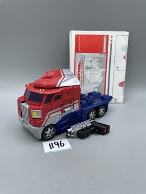 Hasbro Transformers Robots in Disguise Optimus Prime Classic Voyager Complete
