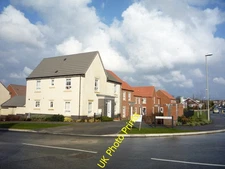 Photo 6x4 New housing, Springhill Meadows, Cayton Cayton/TA0583  c2016