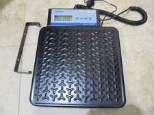 Global Industrial 300625 Portable Digital Shipping Scale 400Lb x 0.5Lb TESTED