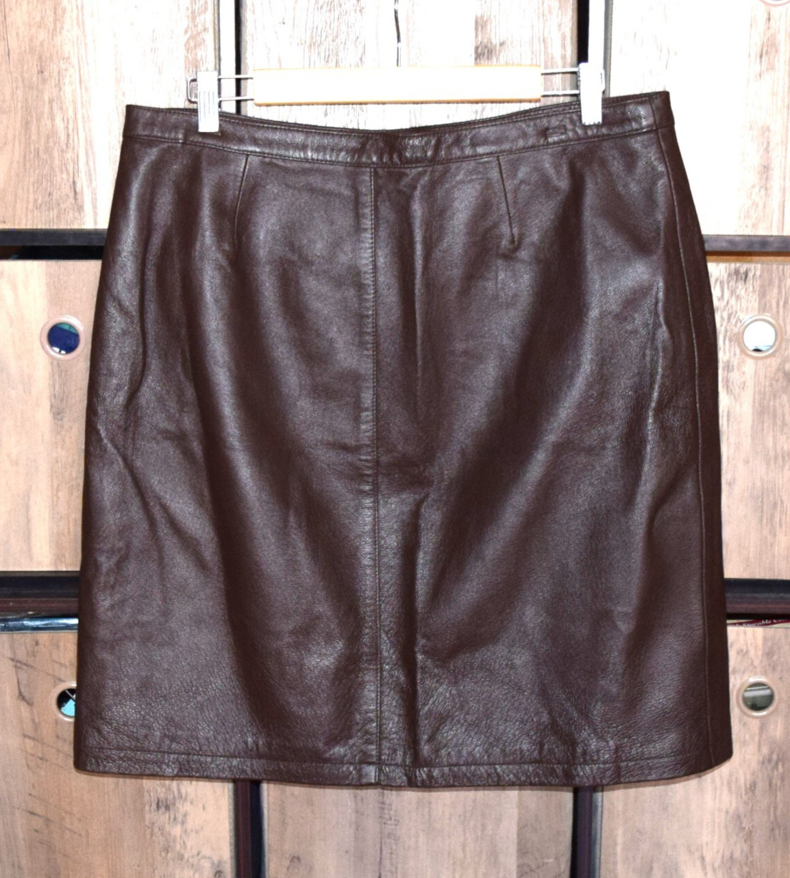 NEWPORT-NEWS Genuine Leather Size 16W Chocolate Brown Skirt Straight Knee