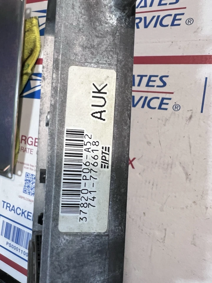 Honda Civic 1992-1995 ECU/ECM 37820-P06-A52 Foto 4 de 4