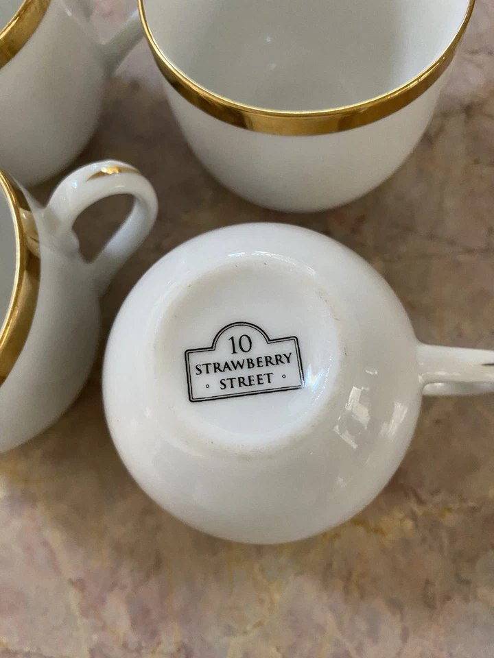 Conjunto de 4 xícaras de café expresso douradas e brancas novas nunca usadas por 10 Strawberry Street - Imagem 3 de 4