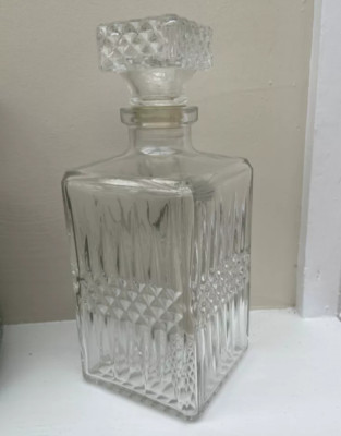 Schöne Vintage Klarschliff Glas Quadratisch Basis Spirituose Karaffe mit Quadrat Deckel
