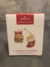 2023 Miniature Ornament A Perfect Pairing Burger-n-Fries Hallmark