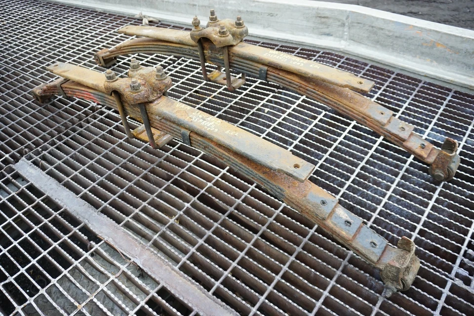 Chevrolet Express 3500 2003-2005 6,0 L gasolina trasero izquierdo y derecho juego de muelles de hoja OEM Foto 2 de 4