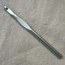 Vintage Susan Bates Metal Crochet Hook Size 10 1/2 Or K, USA Made, Light Green