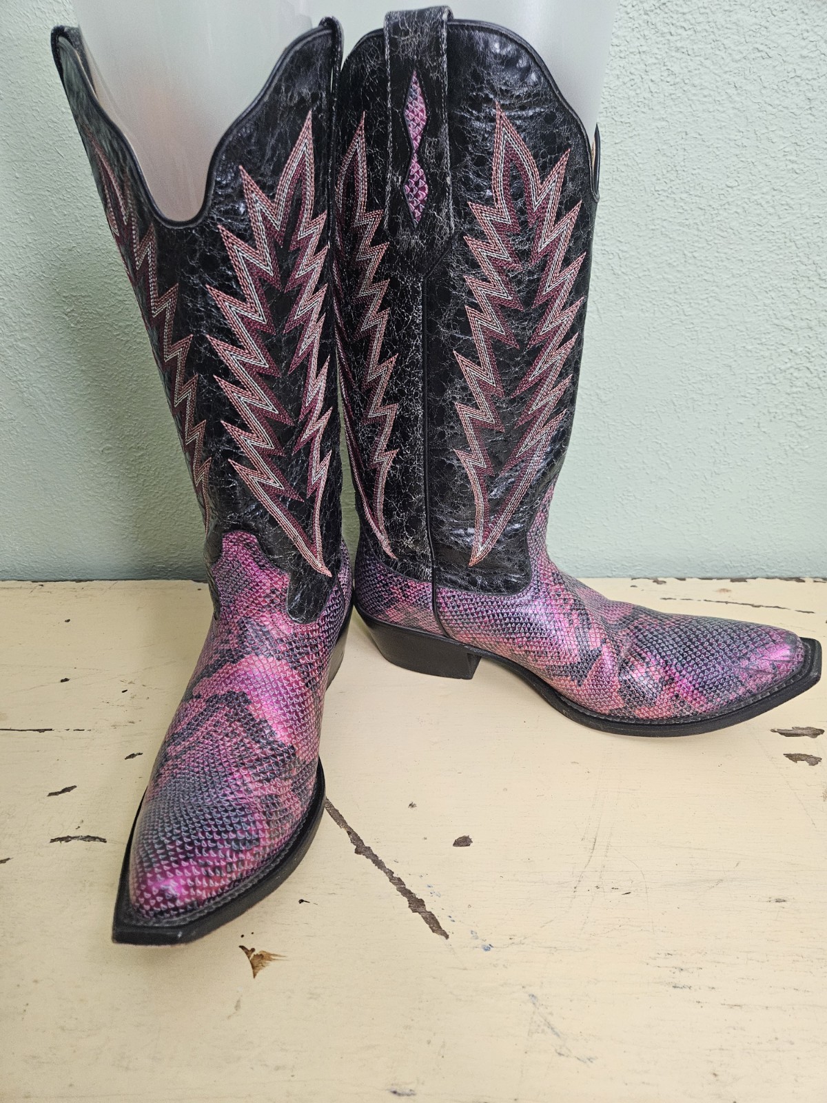 Johnny Ringo Brown Pink Purple Python Print Snip … - image 2