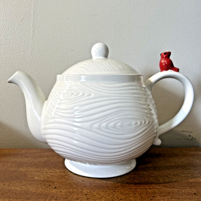 Temptations Tara Winter Woodland White 1.5 Qt Cardinal Red Bird Teapot Kettle