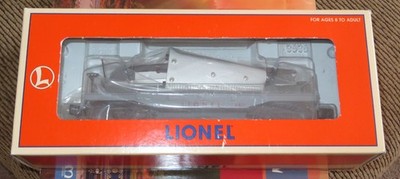 Lionel  16969 DIECAST FLATCAR W/BEECHCRAFT BONANZA AIRPLANE #6411 PWC - NEW - NR