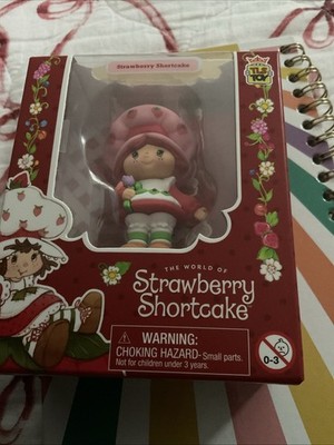 TLS CheeBee Strawberry Shortcake Holding Flowers Vinyl Figure NIB Loyal Subjects