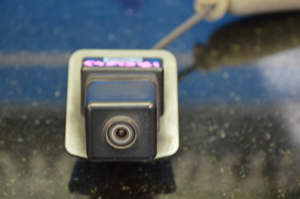 Mercedes Benz E63 CLS63 2012 W218 AMG vista trasera montada en el maletero cámara de reversa Foto 3 de 4