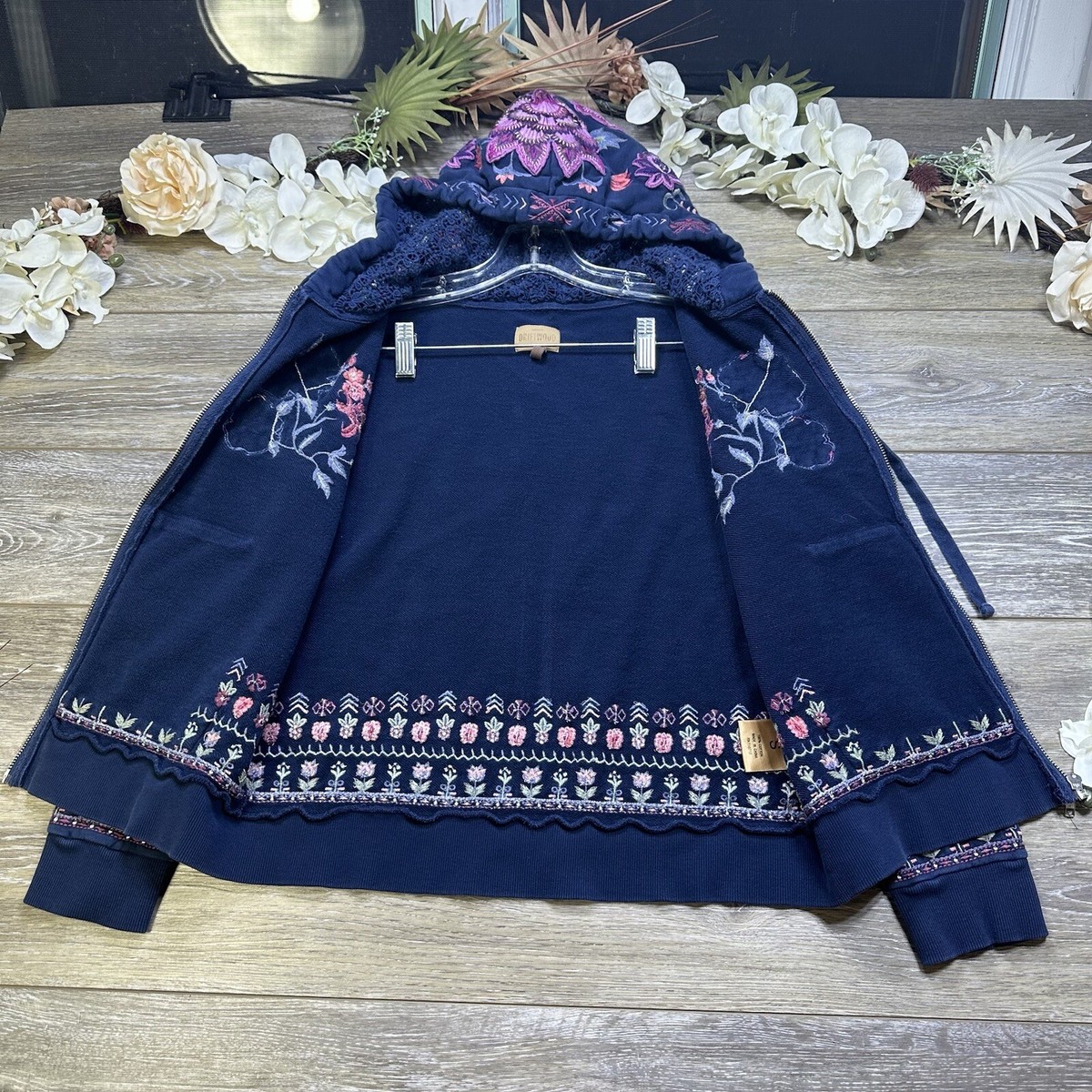 DRIFTWOOD Embroidered Sweatshirt Size Small Full Zip Flower