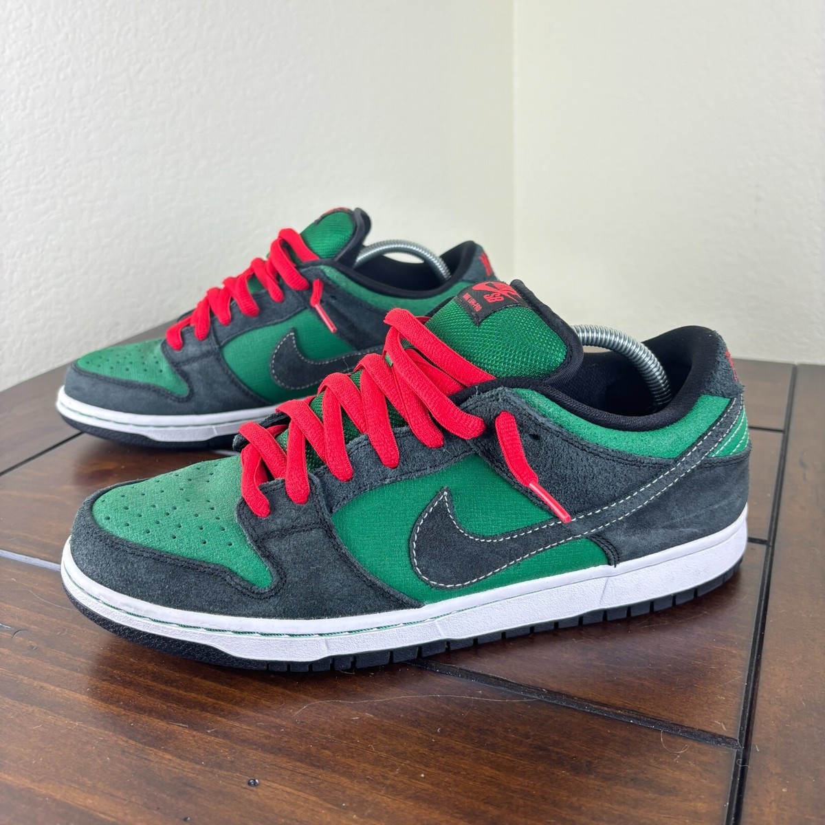 Size 10.5 - Nike Dunk Premium SB Low Pine Green (UNGUCCI) 313170