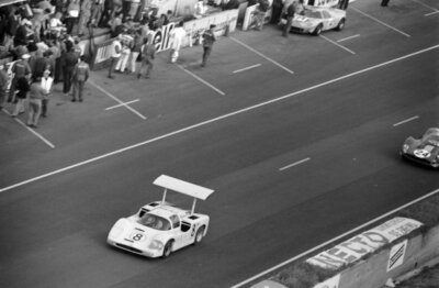 Bruce Jennings & Bob Johnson Chaparral 2F Chevrolet Le Mans 1967 Old Photo 12