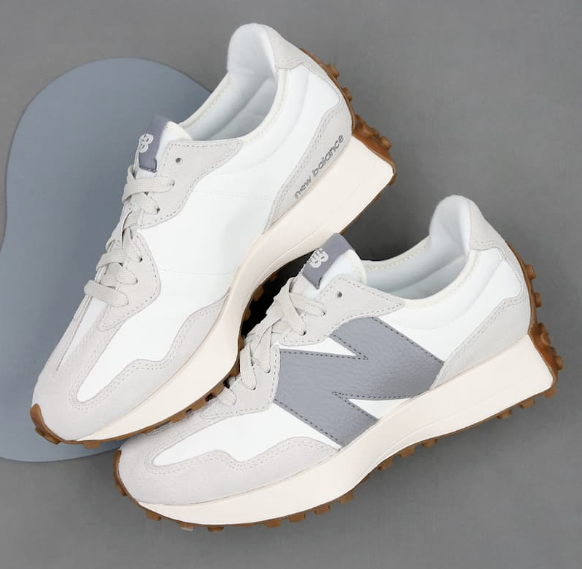 NEW BALANCE 327 Unisex W10/M8.5 Casual Sneakers Shoes Moonbeam Grey Leather Logo NEW BALANCE 327 Unisex W10/M8.5 Casual Sneakers Shoes Moonbeam Grey Leather Logo