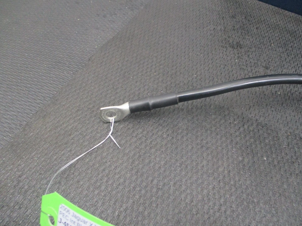 Jaguar XJ8 2006 - cable de tierra de batería negativo Foto 3 de 4