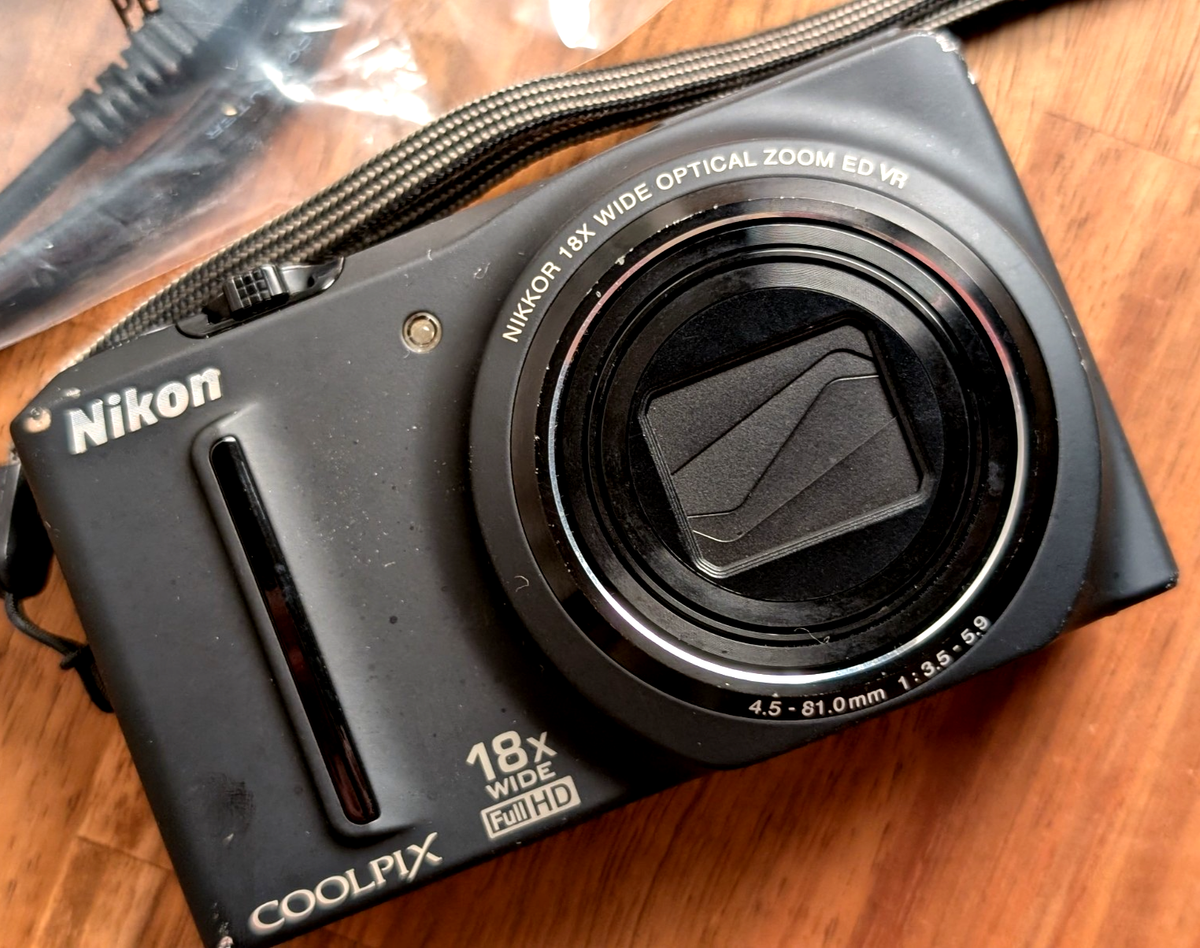 Nikon COOLPIX S9100 デジタルカメラ ジャンク Excellent Nikon COOLPIX S9100 Compact Digital Camera 12.1MP 18x
