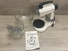 Vintage Sunbeam Mixmaster Deluxe 12-Speed Stand Mixer w/ 2 Bowls Beaters & Hooks