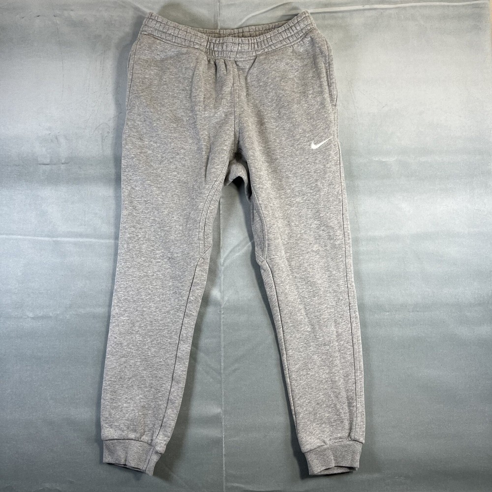 Nike Sportswear Club Fleece Joggers for Men in Medium Gray with Embroidery