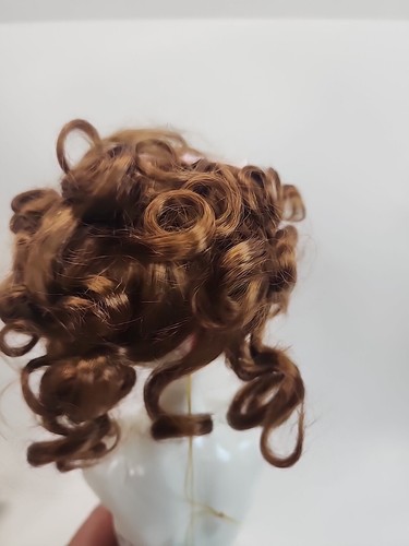 New in Box Monique Doll Wig Beri Shy Baby Infany Cap 11-12 Curls Pink Bows - Picture 4 of 10