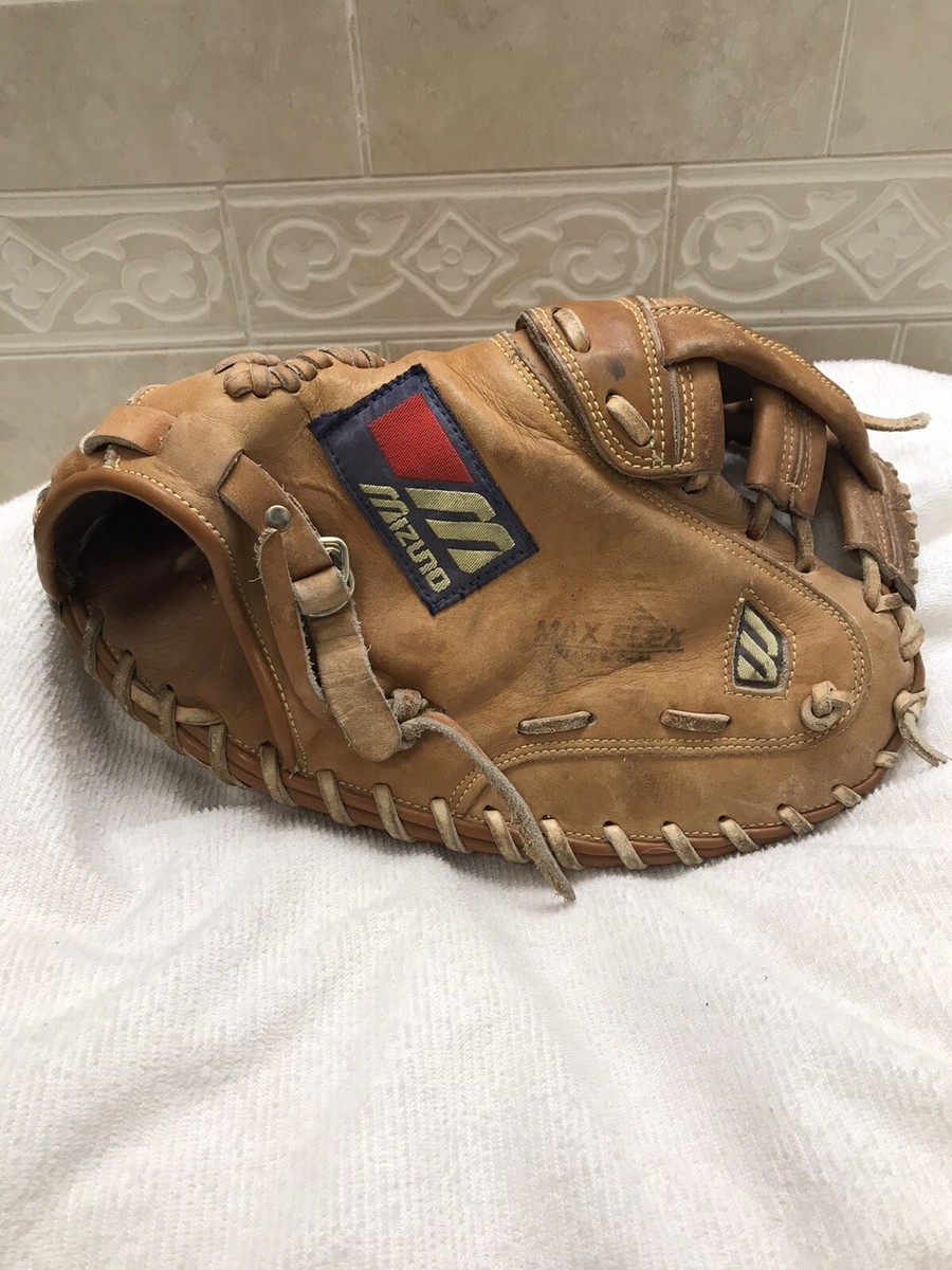 Mizuno MZC-25 Unisex Fully Broken In 35” Softball Catchers Mitt