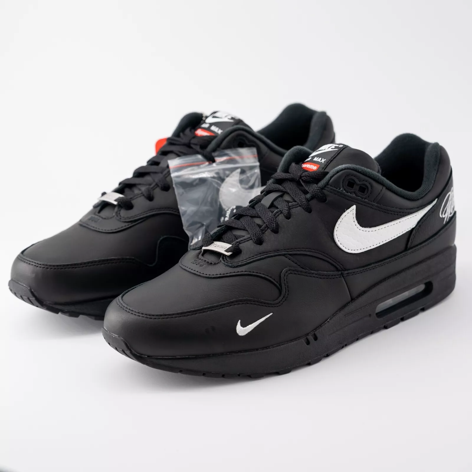 Taille 13   Nike Supreme x Air Max 1 '87 SP noir blanc HF8813 001