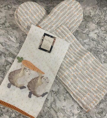 NICOLE MILLER HOME KITCHEN TOWELS MINI OVEN MITTS SET HEDGEHOGS CARRYING CARROTS