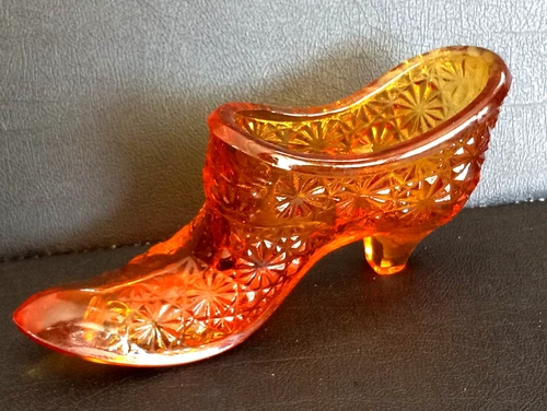 Vintage Fenton Amber Glass Shoe – Daisy & Button Pattern Art Glass Slipper