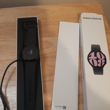 Samsung Galaxy Watch 6 40mm Black Aluminium Case with Black Silicone Band