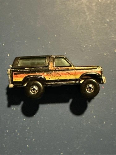 Vintage Hot Wheels 1980 Ford Bronco W/CHROME MOTORCYCLE Blackwall Hong Kong