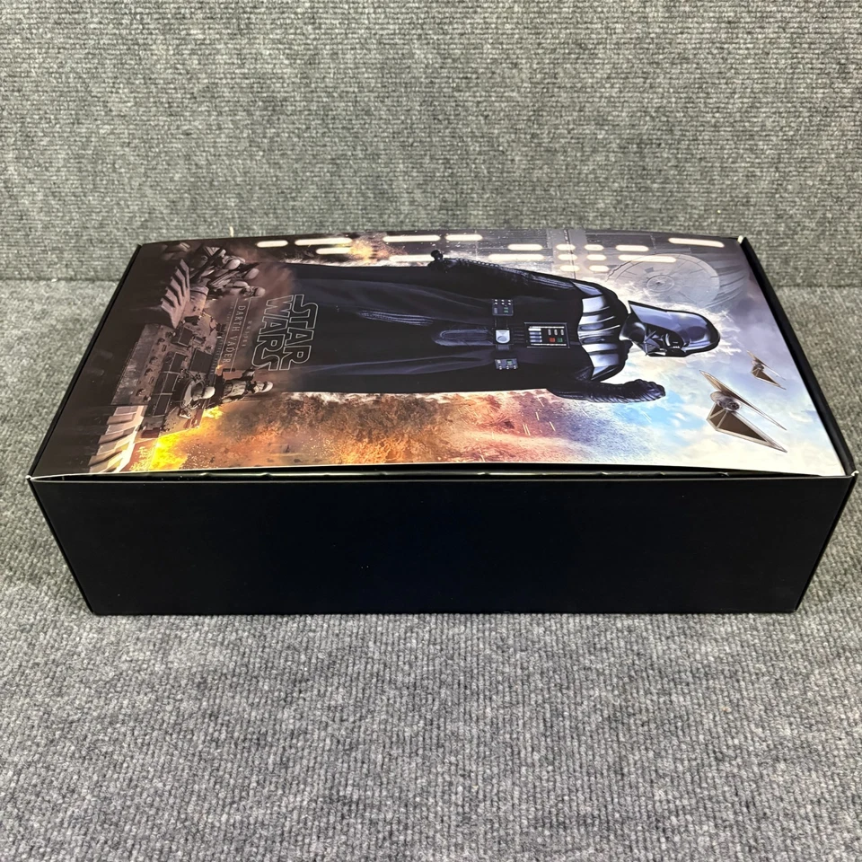 Hot Toys MMS388 Star Wars Rogue One: A Star Wars Story Darth Vader 1/6 Figure - Image 4 of 4