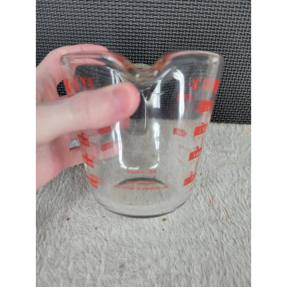 Copo de medição Pyrex 4 xícaras vidro vermelho medidas feitas nos EUA cofre para micro-ondas - Imagem 3 de 4